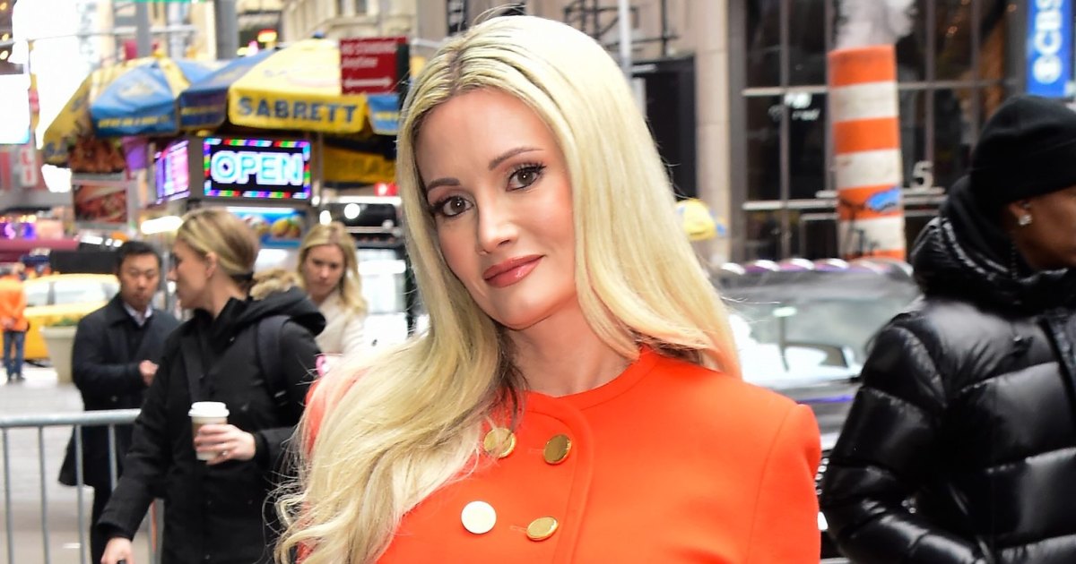 Holly Madison Accuses Ex of Cheating After Zak Bagans Split