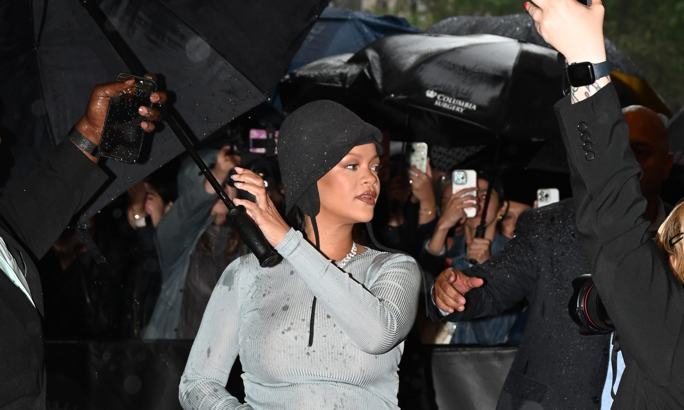 Rihanna Debuts Baby Bump En Route Met Gala 2025 Red Carpet PHOTOS