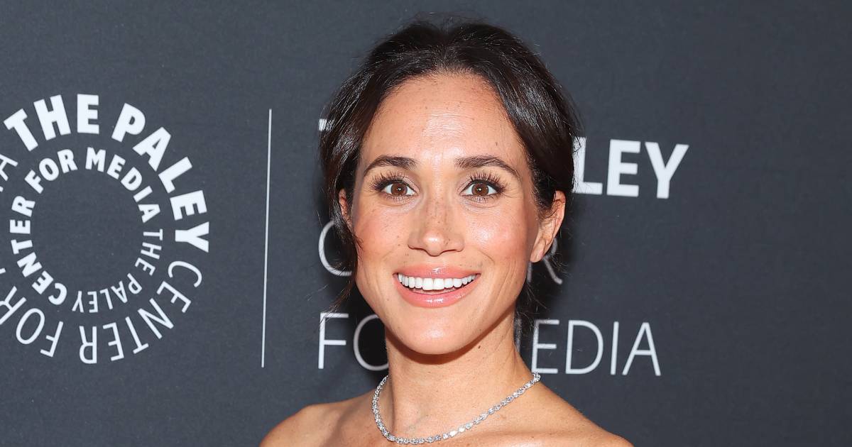 Duchess Meghan Impresses Crew With Sweet Note on Commercial Flight