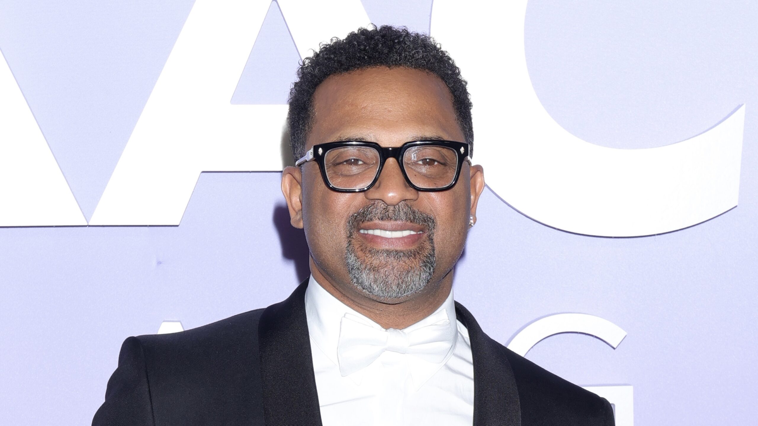 Okay! Mike Epps Throwback Photo Has The Internet Goin OFF, Calling Him 90s Fine