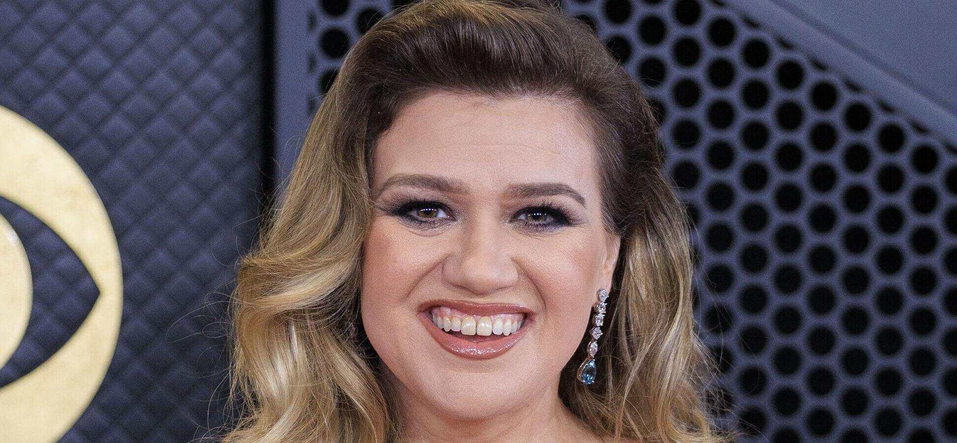 Kelly Clarkson Reveals Why She Had To Cancel Vegas Residency Last Minute