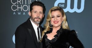 Kelly Clarkson Returns to Instagram After Ex Brandon Blackstock's Death