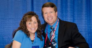 Jim Bob and Michelle Duggar Share Sweet Kiss in Rare Video