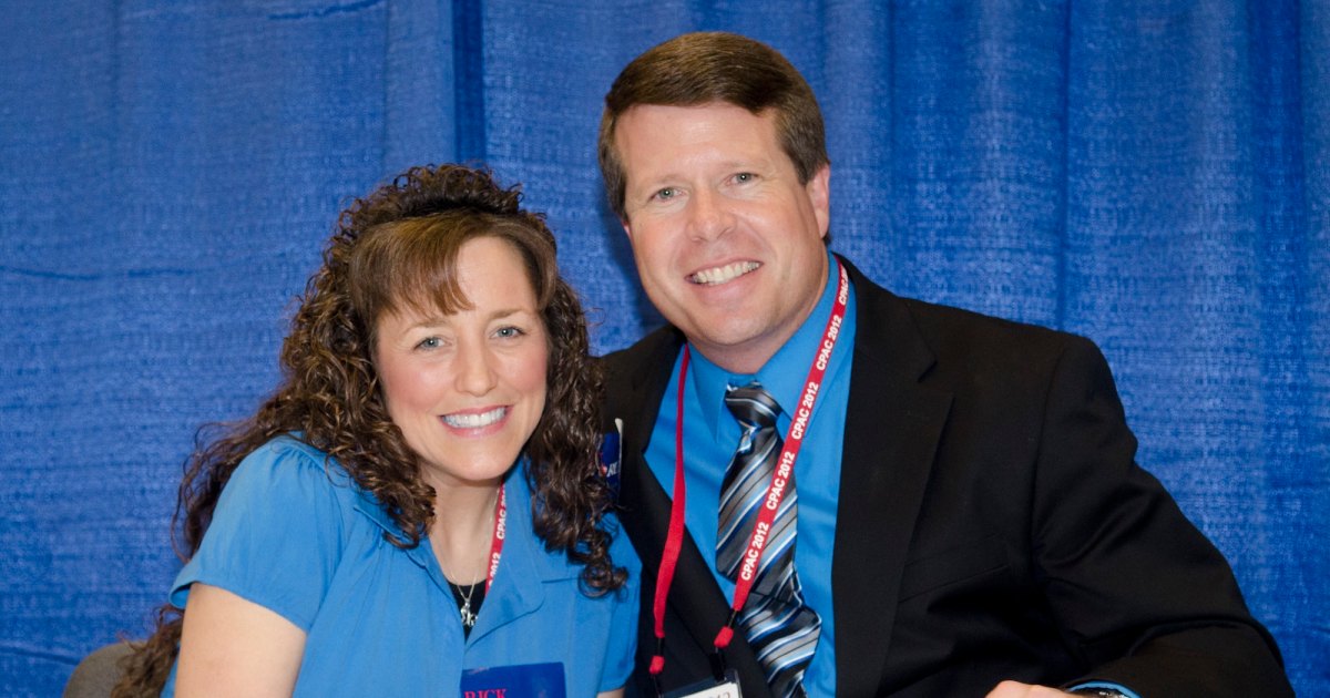 Jim Bob and Michelle Duggar Share Sweet Kiss in Rare Video
