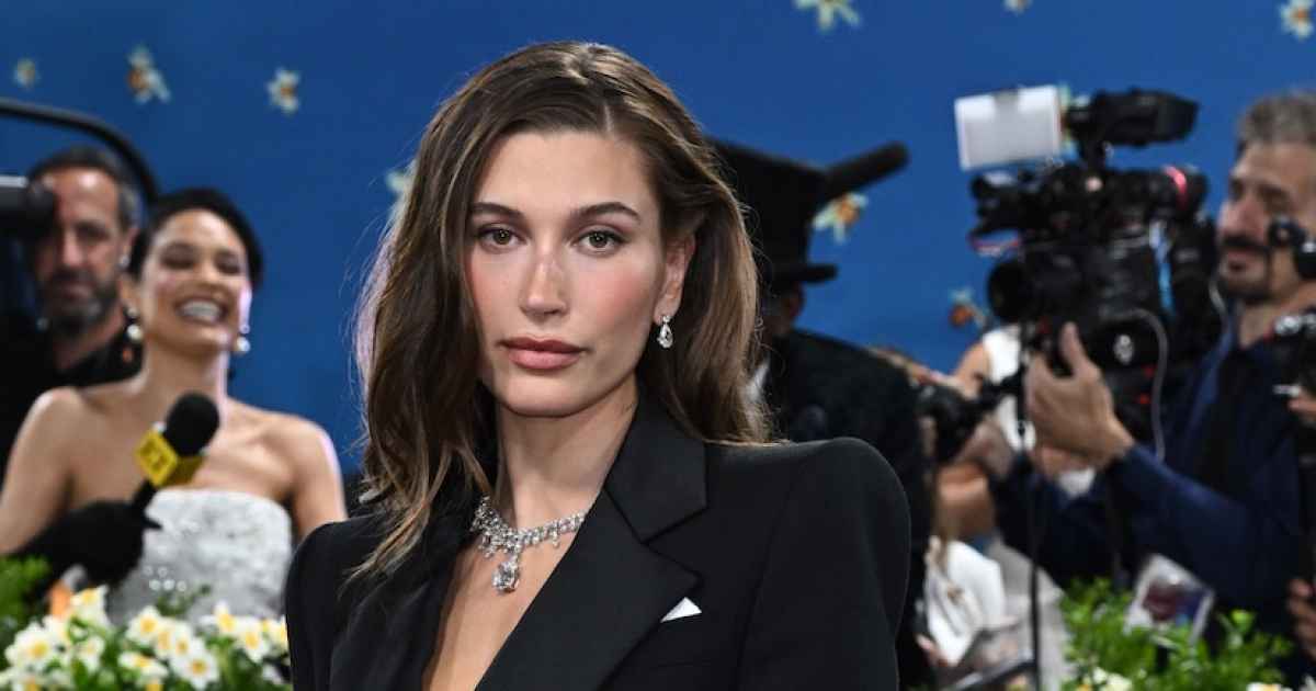 Hailey Bieber Reacts to Justin Bieber's Shirtless Pic: Jack's Dada'